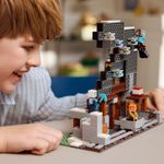 21277-LEGO-Minecraft-a-mina-de-picaretas -3-